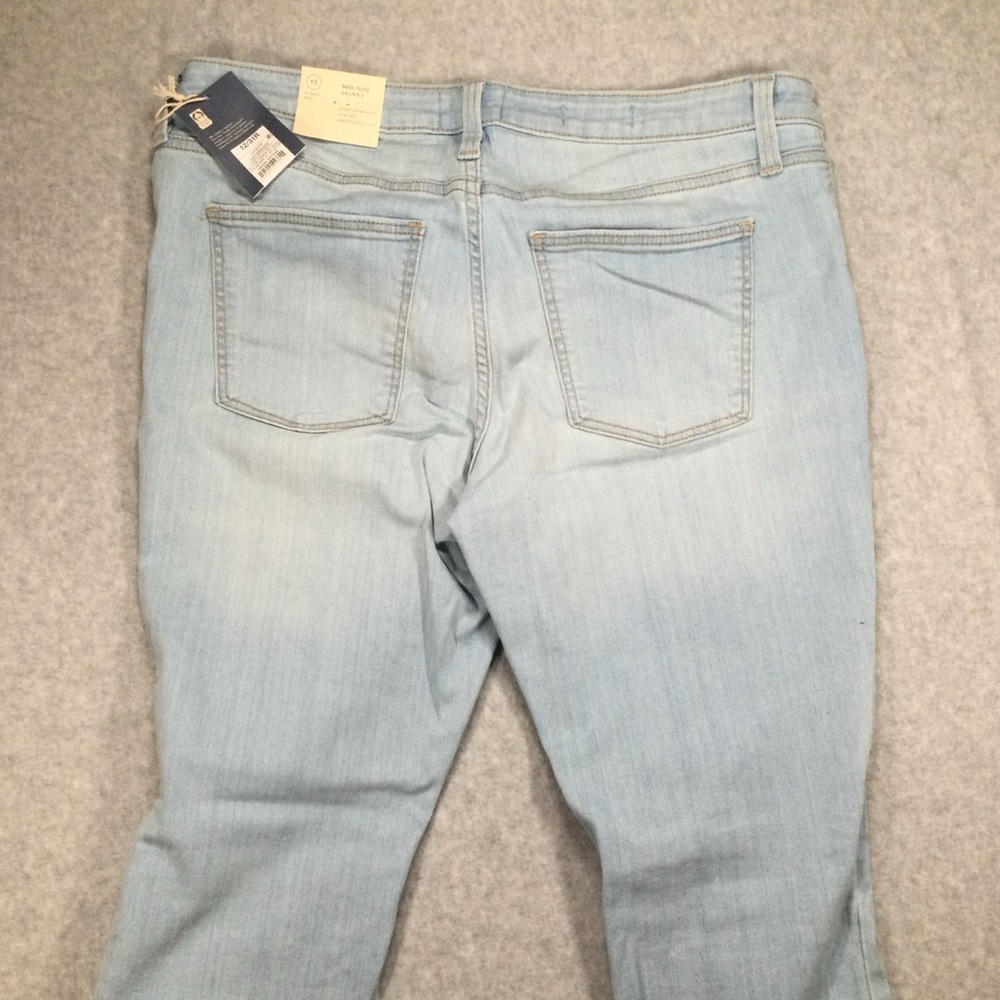 Universal Thread Mid Rise Light Blue Skinny Jeans - Picture 9 of 10